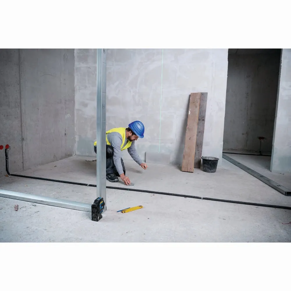 Bosch GCL100-40G Green-Beam Self-Leveling Cross-Line Laser with Plumb Points