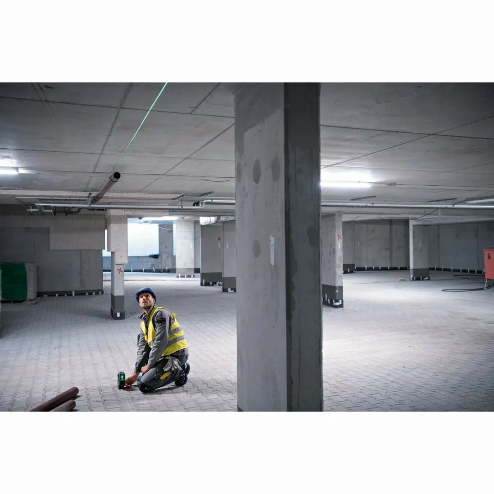 Bosch GCL100-40G Green-Beam Self-Leveling Cross-Line Laser with Plumb Points