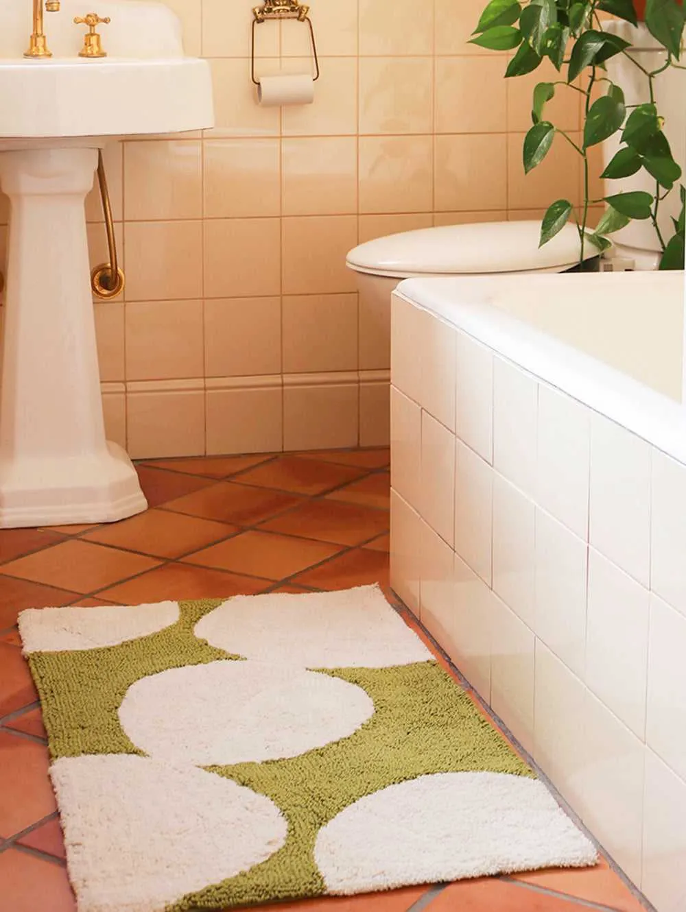 MOSEY ME Pebble Bath Mat in Olive